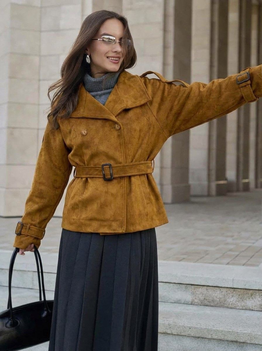 куртка замшевая,тренч замшевый оверсайз короткий caffe latte,куртка стильная,классическая коричневая замшевая женская куртка с поясом,куртка-тренч укороченная замшевая