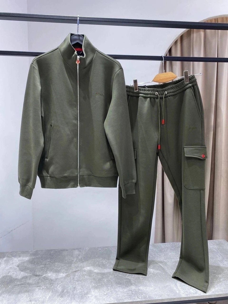 спортивный костюм brunello cucinelli,спортивный костюм moncler,спортивный костюм kiton,мужские спортивные костюмы,спортивный костюм zegna