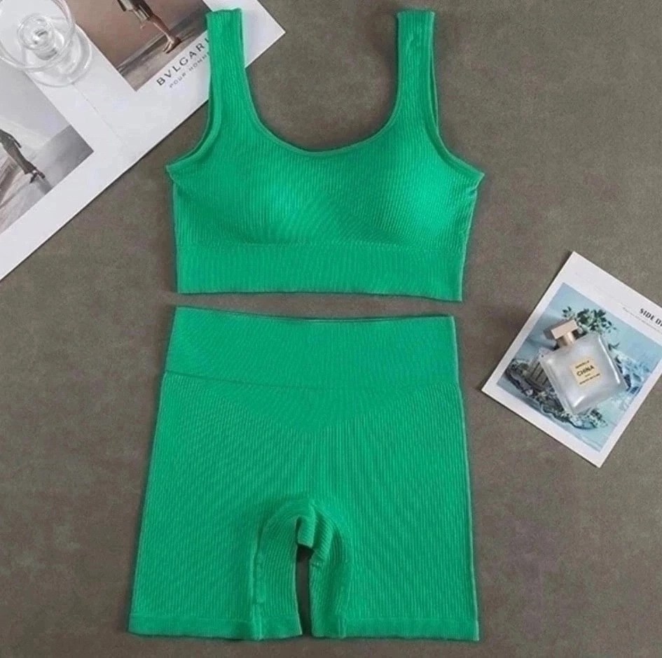 костюм топ и велосипедки,шорты для фитнеса,спортивные топы,комплект велосипедки,костюм спортивный топ шорты для фитнеса