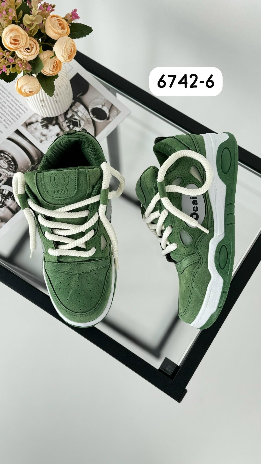 ,женские кроссовки,кроссовки модные,кроссовка,кроссовки эко