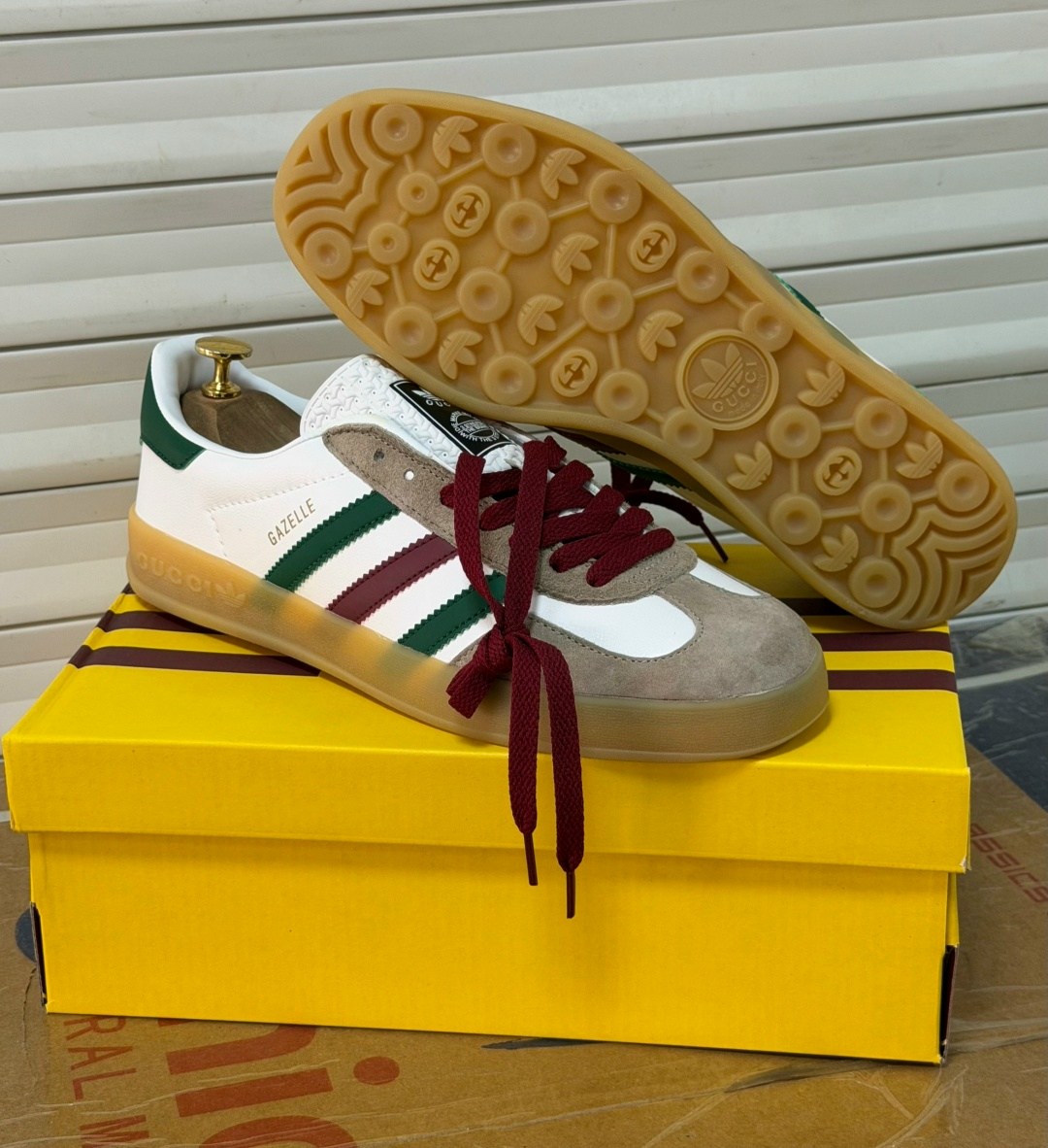 кроссовки adidas gazelle gucci,adidas gazelle gucci,лимитированные кроссовки adidas gucci x gazelle,adidas x gucci gazelle,кроссовки adidas