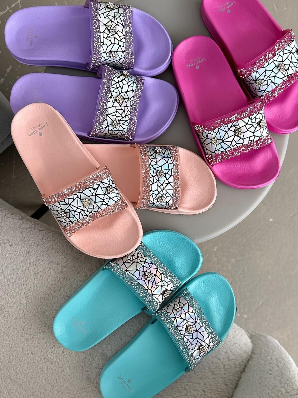 шлепанцы женские,шлепанцы женские пляжные,шлепки женские,яркие шлепанцы,шлепки женские модные