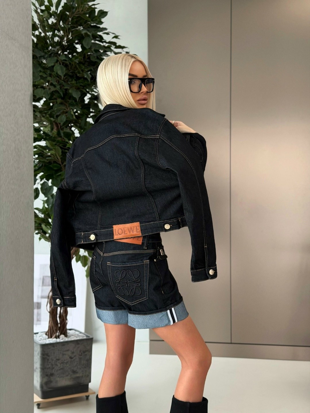 джинсовые шорты,шорты джинсовые женская,образ с шортами,мода стиль