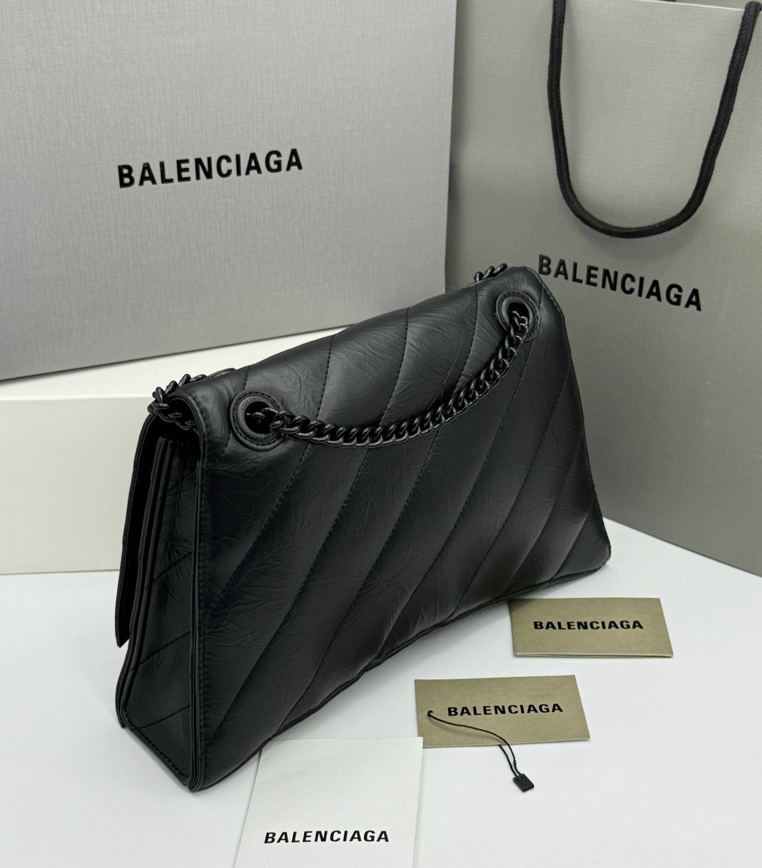 сумки balenciaga,balenciaga сумка на плечо,стеганая сумка balenciaga crush черный,баленсиага краш сумка,сумка женская balenciaga