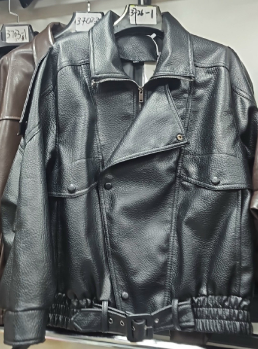 кожаная куртка,куртка косуха,кожаная куртка женская,косуха оверсайз,куртка косуха женская