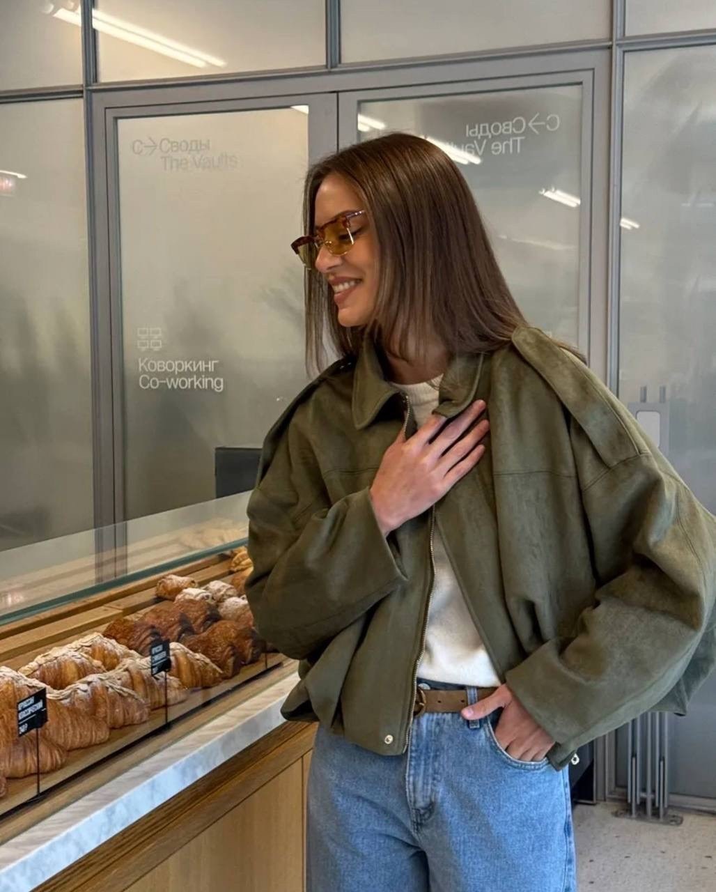 куртка бомбер оверсайз из замши m.wish 453276404,куртка бомбер оверсайз из замши,куртка бомбер оверсайз из замши m.wish,стильная женская замшевая куртка-бомбер,куртка бомбер оверсайз из замши m.wish ц