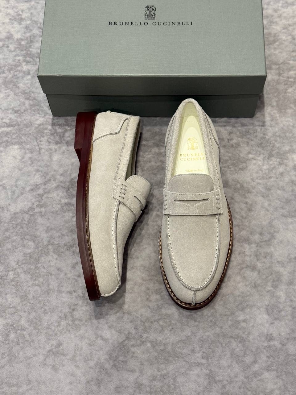 замшевые лоферы brunello cucinelli,лоферы brunello cucinelli,лоферы мужские brunello cucinelli,brunello cucinelli  мужская лоферы,мужские замшевые лоферы brunello cucinelli 2026-2026 светло-серые