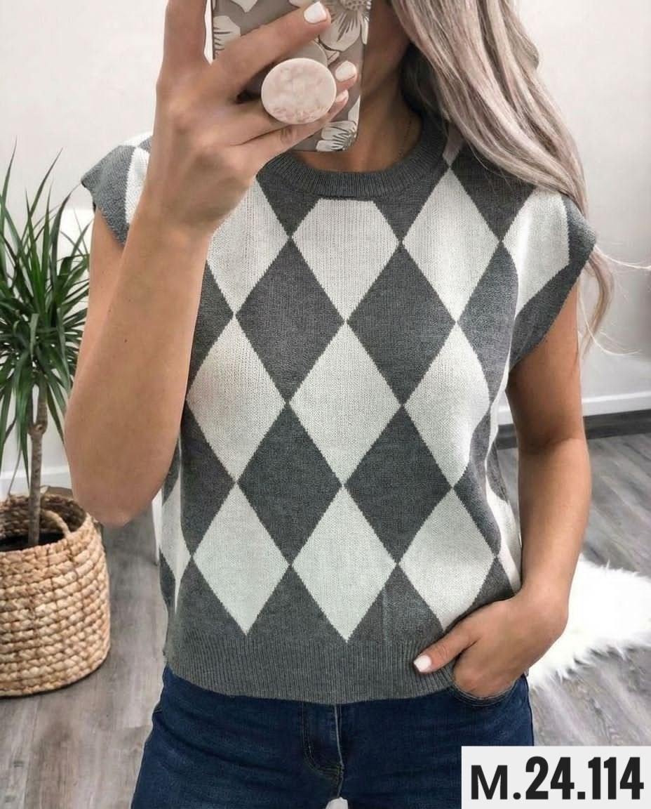 женский вязаный жилет,вязаный жилет,жилетка вязаная,топ вязаный жилет,трикотажный жилет