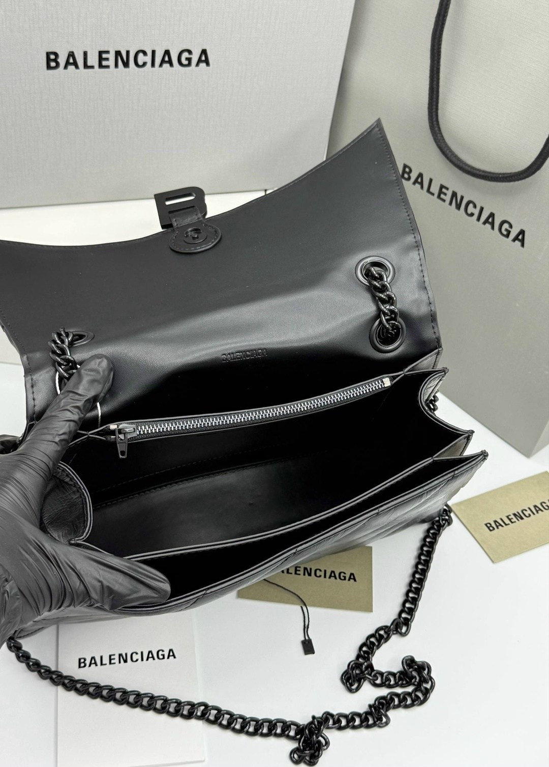 сумки balenciaga,balenciaga сумка на плечо,стеганая сумка balenciaga crush черный,баленсиага краш сумка,сумка женская balenciaga