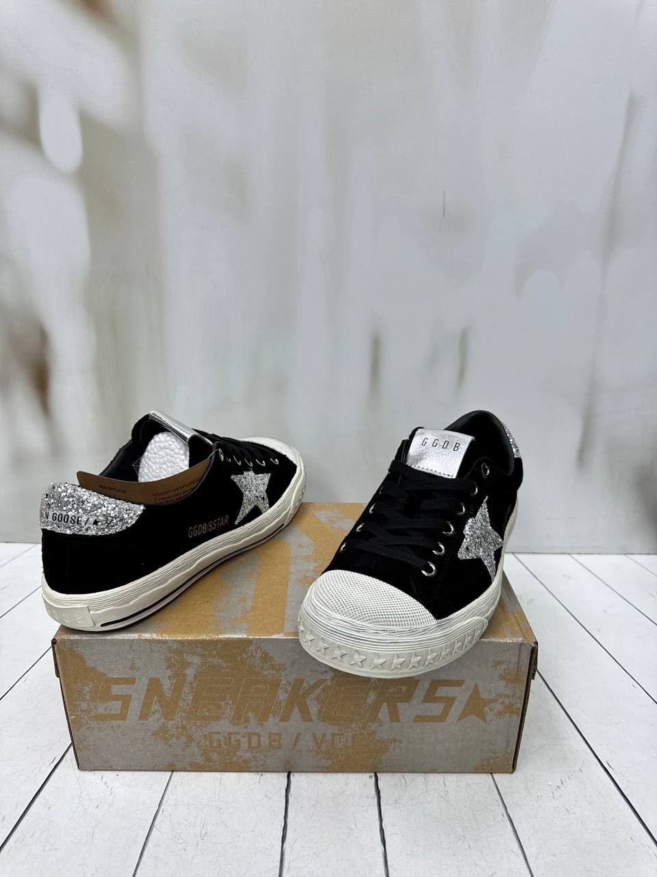 кеды super-star с блестками golden goose черный,кеды golden goose,кеды hi star с блестками golden goose черный,,замшевые низкие кеды ballstar с аппликацией в виде звезд golden goose черный