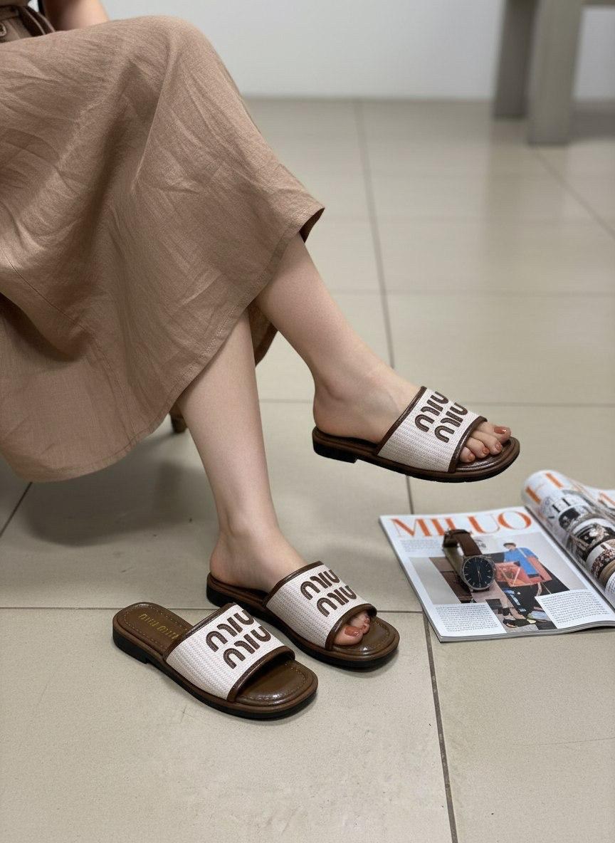женские шлепанцы,,шлепанцы модные,шлепанцы miu miu,шлепки женские