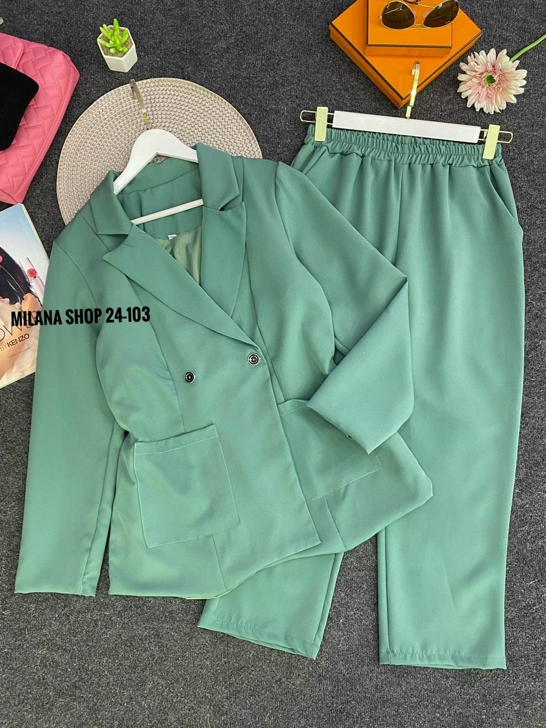 брючный костюм женский,костюм женский,костюм с брюками,голубой брючный костюм,костюм брючный деловой