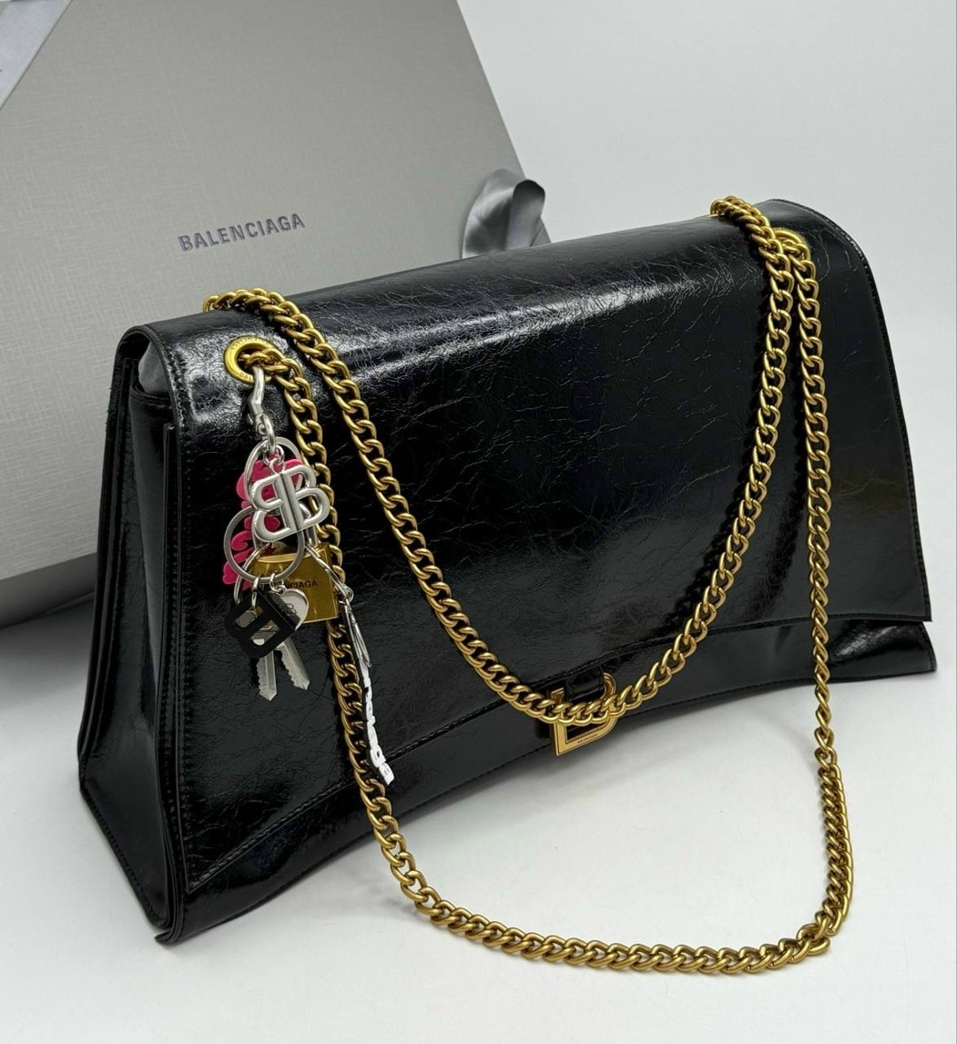 сумка женская balenciaga,сумка balenciaga,сумка balenciaga 30х16 натуральная кожа,balenciaga сумка на плечо,сумка на цепочке в стиле песочных часов balenciaga
