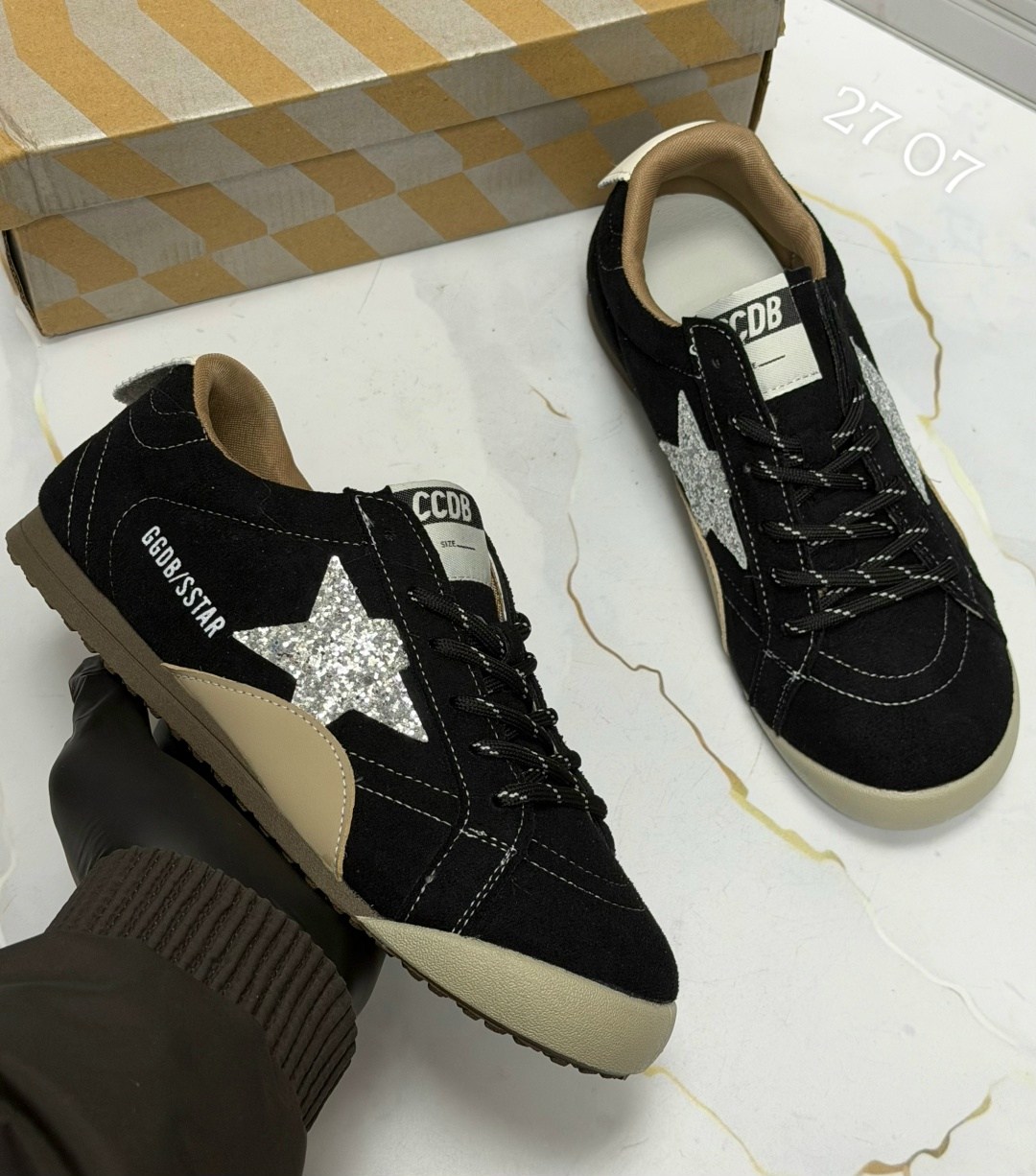 кеды super-star с блестками golden goose черный,замшевые низкие кеды ballstar с аппликацией в виде звезд golden goose черный,кеды golden goose,,golden goose кеды hi star на платформе черный