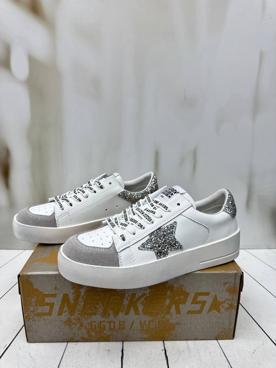 ,кеды женские golden goose,golden goose кеды hi star с блестками белый,кеды golden goose,женские кожаные кроссовки golden goose super-star premium - white / silver