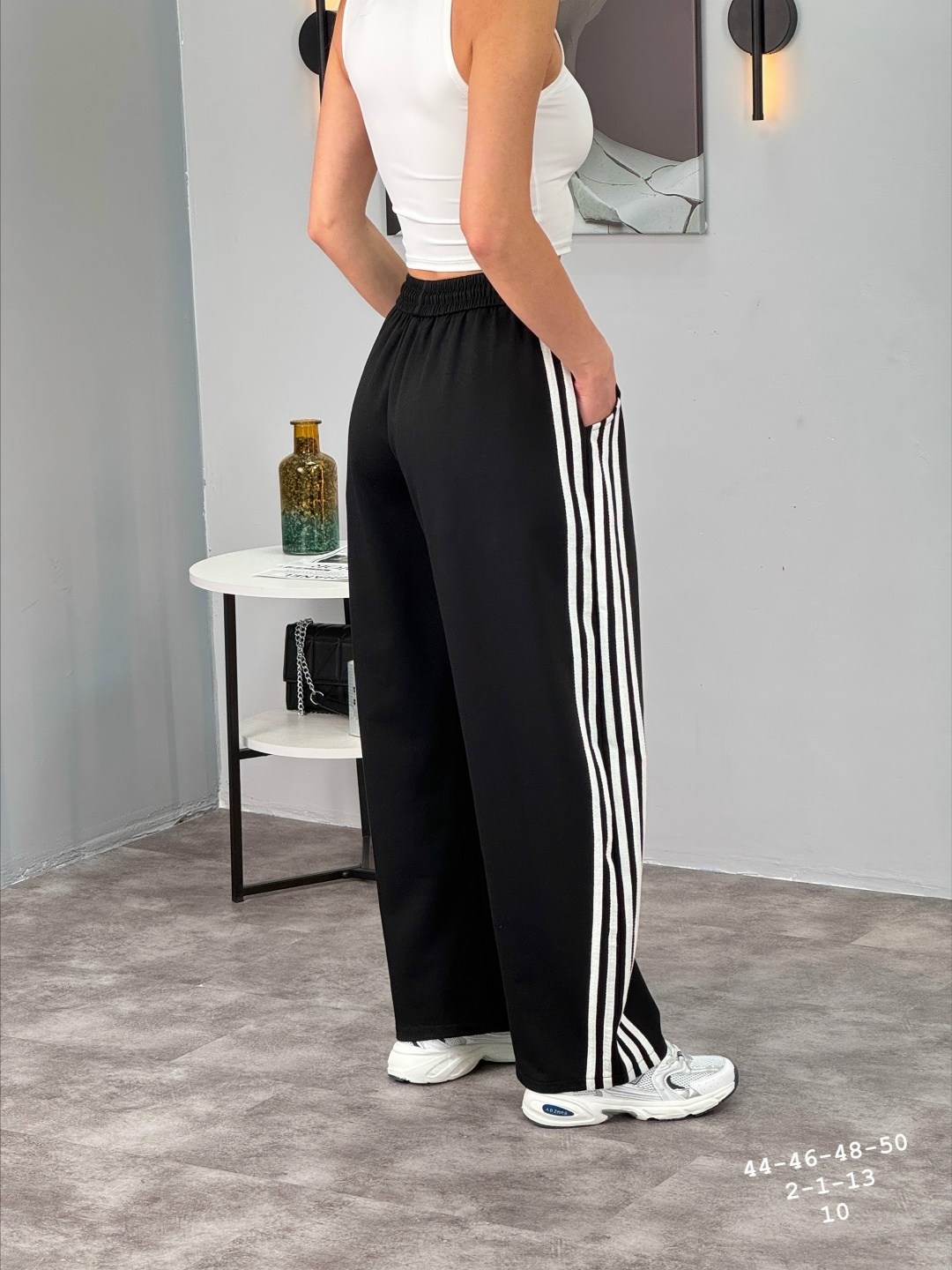 спортивные штаны,спортивные женские штаны,брюки спортивные,спортивные женские штаны с лампасами,спортивные штаны adidas