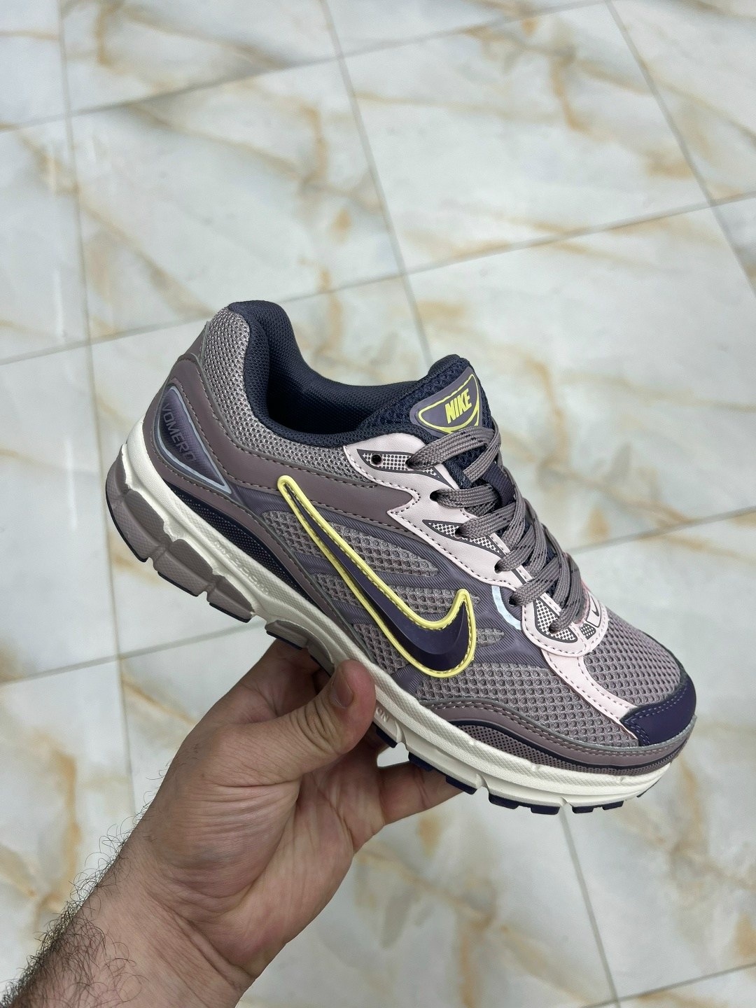 женские кроссовки adidas ozweego,кроссовки adidas ozweego,adidas originals ozweego,женские кроссовки adidas originals ozweego,adidas ozweego