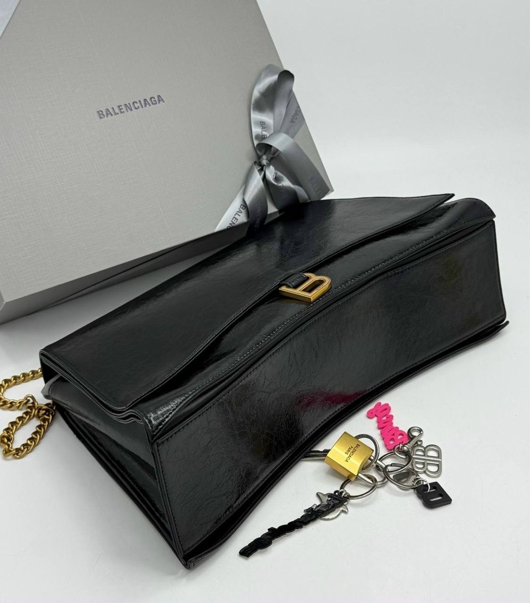 сумка женская balenciaga,сумка balenciaga,сумка balenciaga 30х16 натуральная кожа,balenciaga сумка на плечо,сумка на цепочке в стиле песочных часов balenciaga