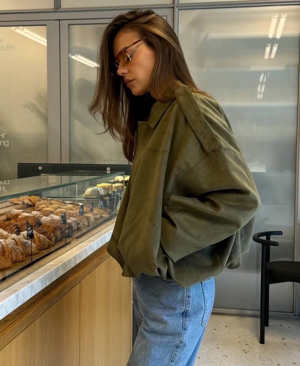 куртка бомбер оверсайз из замши m.wish 453276404,куртка бомбер оверсайз из замши,куртка бомбер оверсайз из замши m.wish,стильная женская замшевая куртка-бомбер,куртка бомбер оверсайз из замши m.wish ц