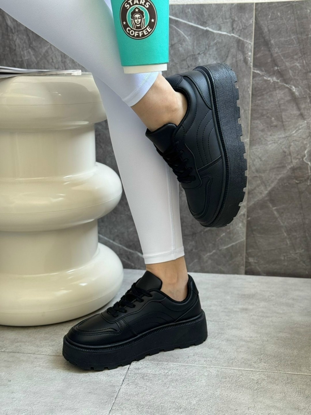 ,женские кроссовки,белые кроссовки,кроссовки,спортивная