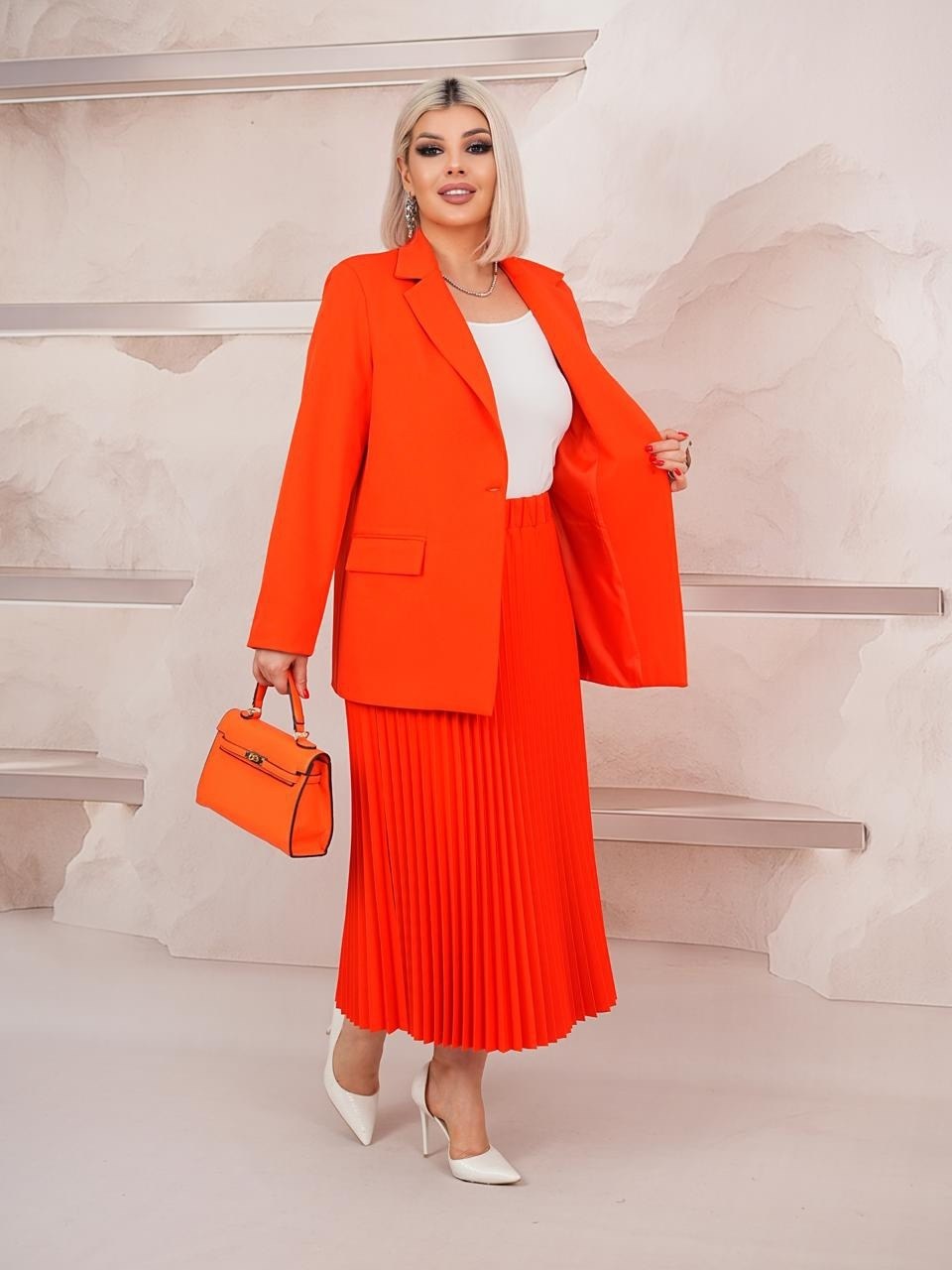 элегантный костюм,женские деловые костюмы,костюм классический,костюм классический стиль,юбочные костюмы