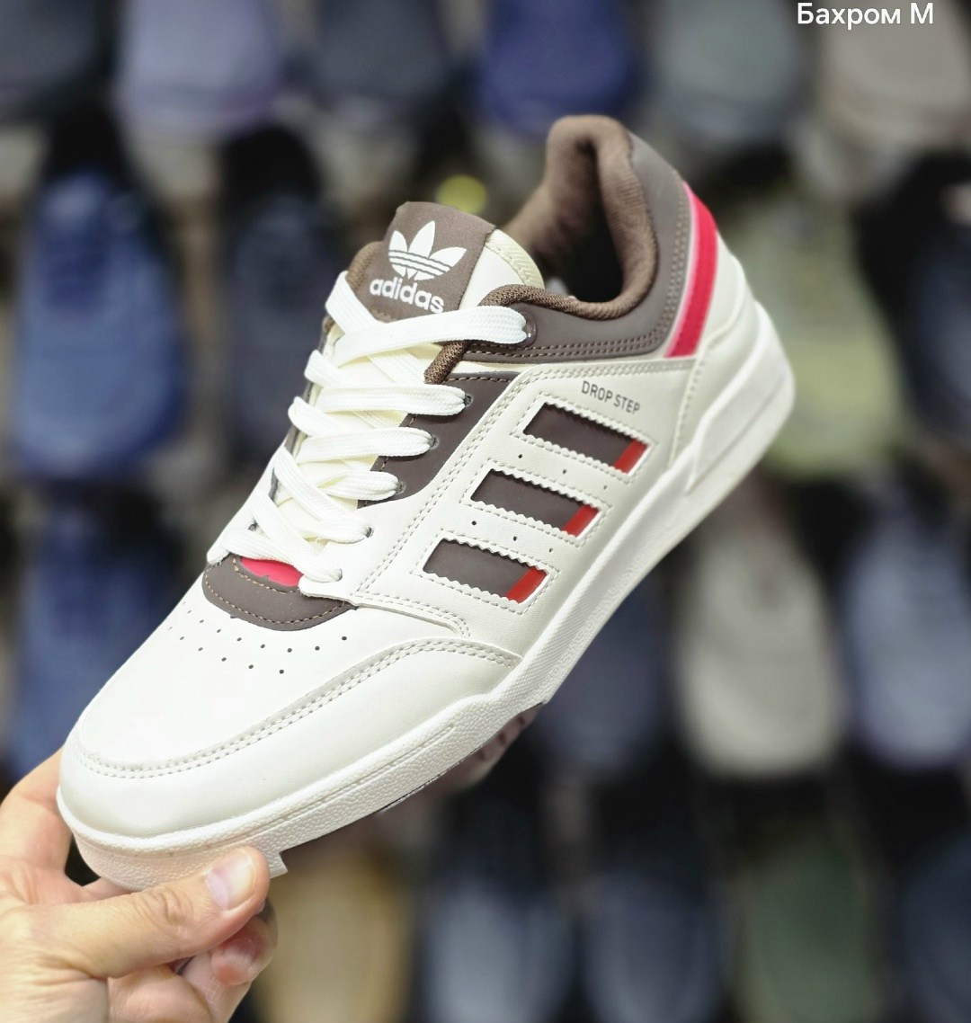 кроссовки adidas,кроссовки адидас,адидас олимпик кроссовки,адидас ортолайт,иранские кроссовки адидас