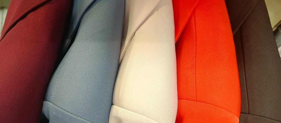 элегантный костюм,женские деловые костюмы,костюм классический,костюм классический стиль,юбочные костюмы