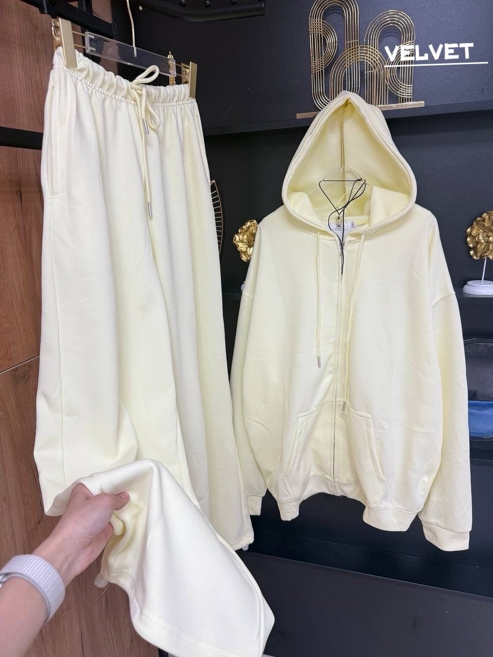 спортивный костюм женский,спортивный костюм,стильные костюмы,женский костюм,костюм с брюками