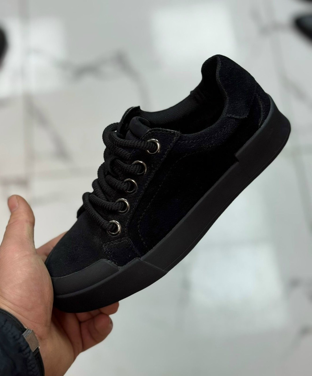 ,кеды женски,кроссовки женскиe,черные кеды женские,замшевые кроссовки