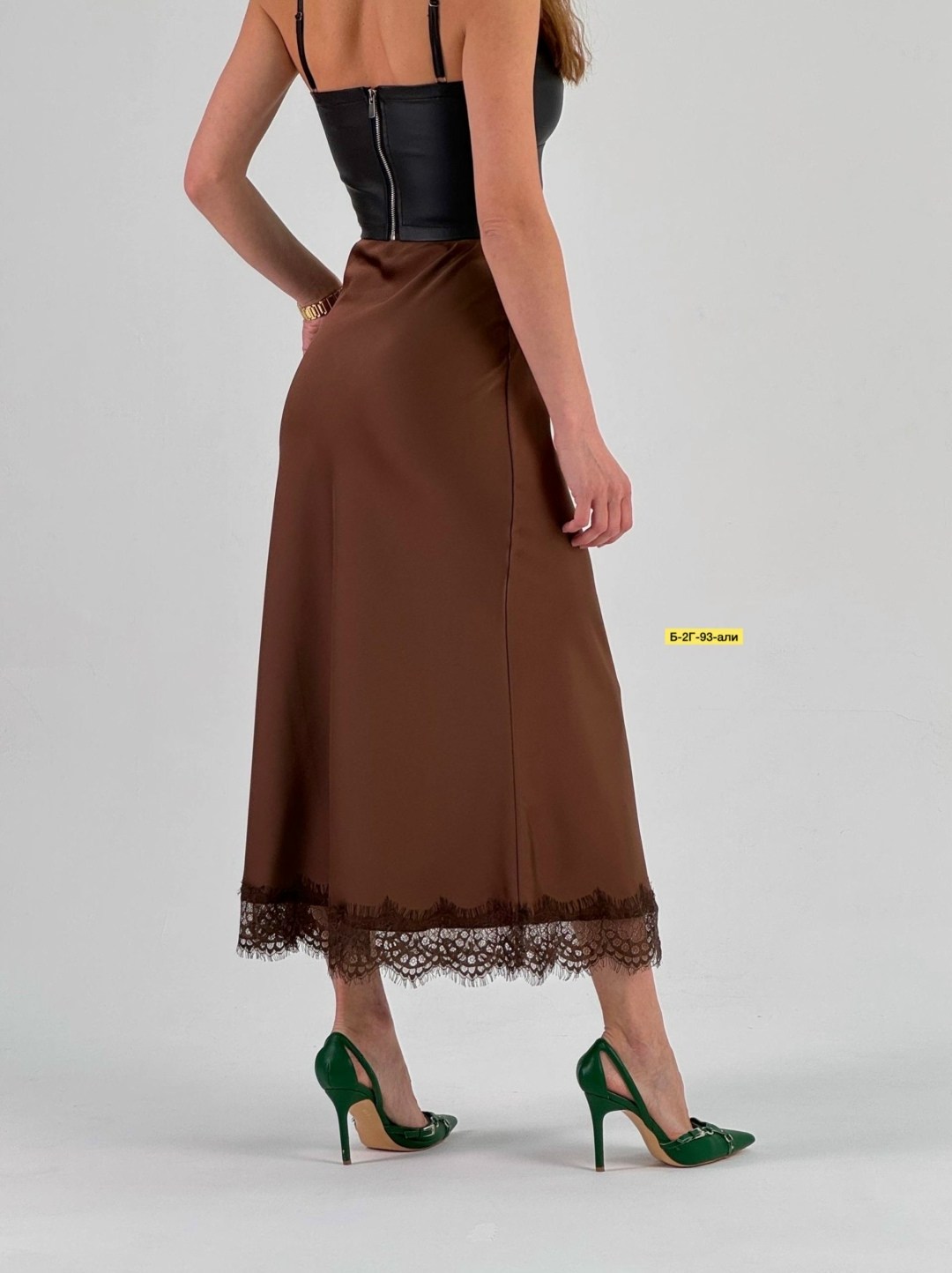 атласная юбка с кружевом,юбка с кружевом,юбка с кружевами,юбка внизу с кружевом,юбки женские