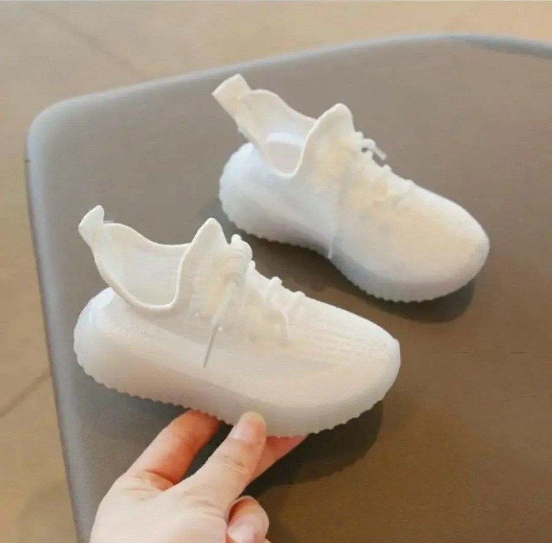 кроссовки изи для детей,кроссовки изи детские изики,изи кроссовки детские,кроссовки изи,детские кроссовки