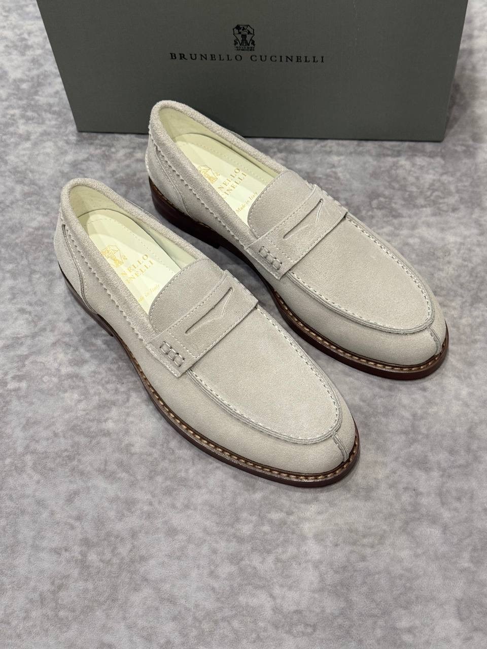 замшевые лоферы brunello cucinelli,лоферы brunello cucinelli,лоферы мужские brunello cucinelli,brunello cucinelli  мужская лоферы,мужские замшевые лоферы brunello cucinelli 2026-2026 светло-серые