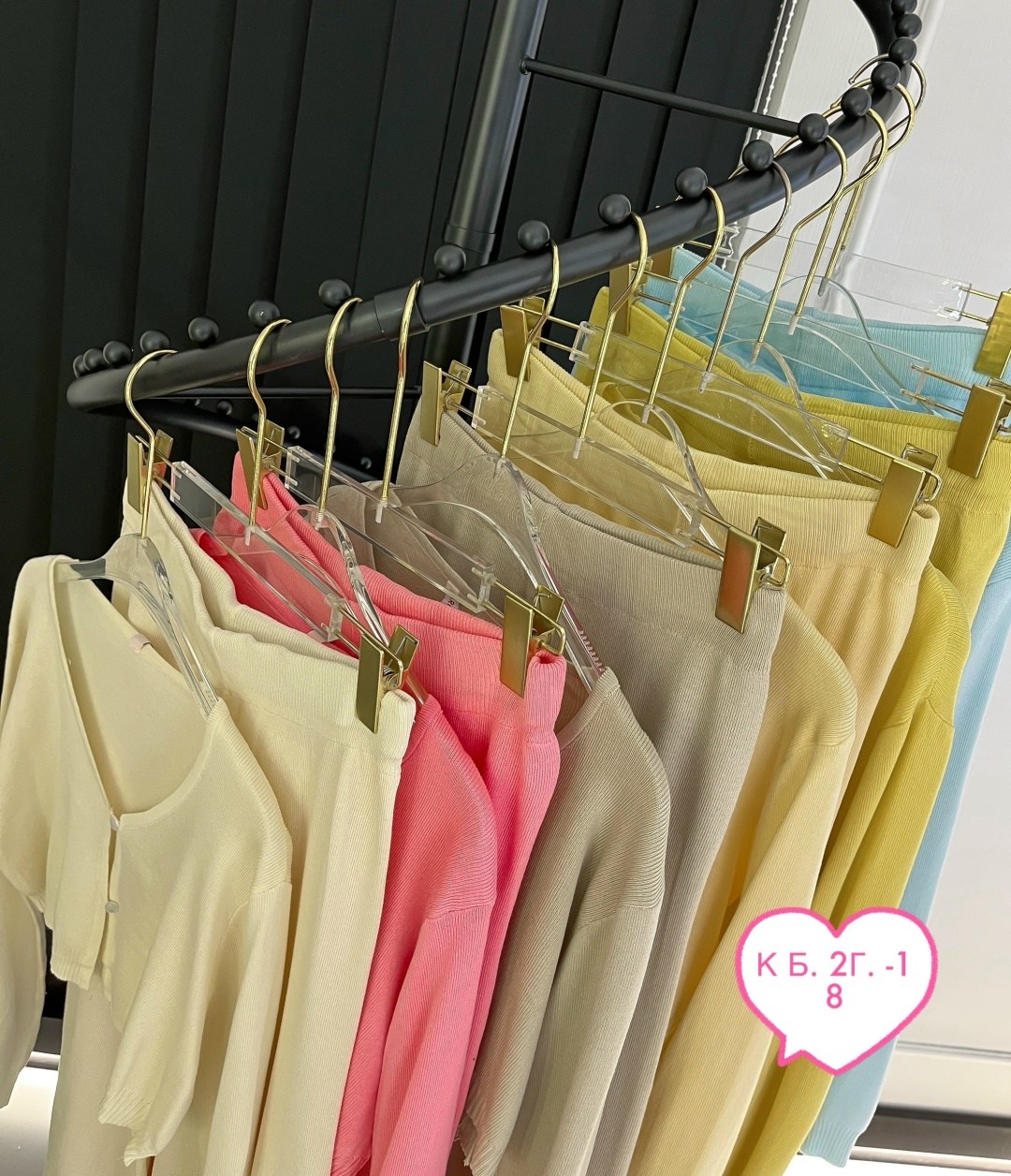 трикотажный костюм,костюм с юбкой,женские костюмы,костюм классический,костюм