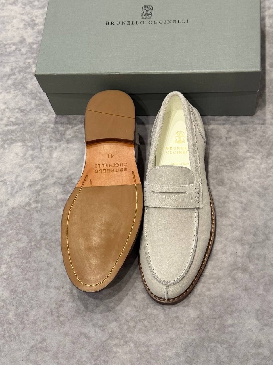 замшевые лоферы brunello cucinelli,лоферы brunello cucinelli,лоферы мужские brunello cucinelli,brunello cucinelli  мужская лоферы,мужские замшевые лоферы brunello cucinelli 2026-2026 светло-серые