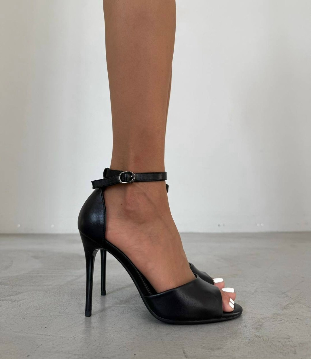 замшевые босоножки,босоножки стильные,каблуки босоножки,бежевые босоножки,босоножки пудра