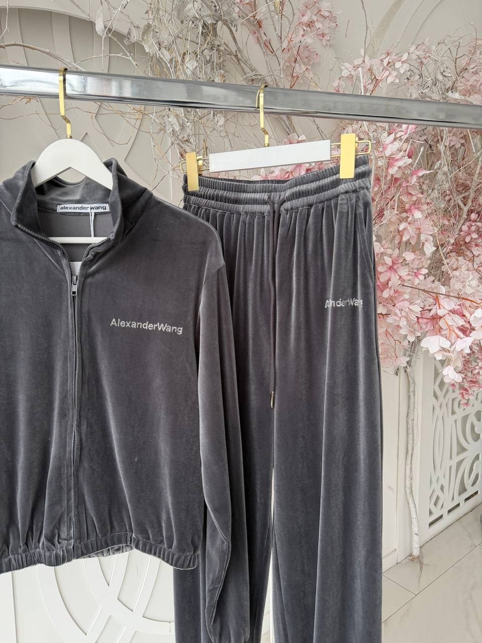 велюровый костюм,костюм велюровый женский,велюровый спортивный костюм,костюм из велюра,женский велюровый спортивный костюм