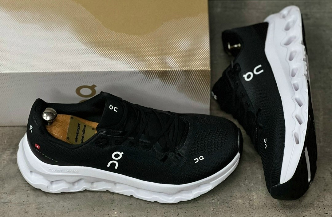 кроссовки on cloudflow,кроссовки,кроссовки cloudrunner 2 on черный,кроссовки женскиe,мужские кроссовки