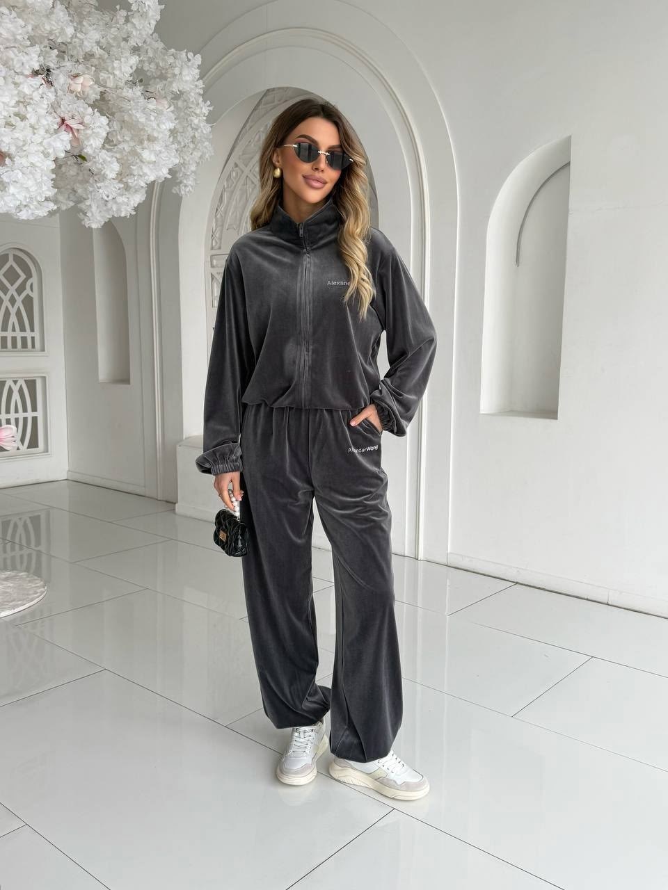 велюровый костюм,костюм велюровый женский,велюровый спортивный костюм,костюм из велюра,женский велюровый спортивный костюм