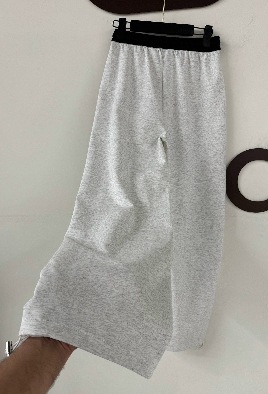 брюки карго с лампасами широкие y2k styfash,штаны y2k спортивные с лампасами оверсайз серые,женские спортивные штаны,штаны спортивные,брюки оверсайз с лампасами широкие спортивные y2k