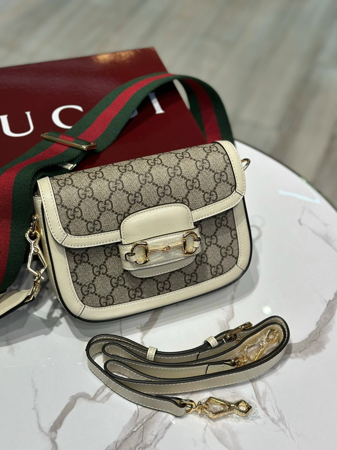 сумка gucci 1955 horsebit,сумка gucci,женская сумка gucci,сумка gucci horsebit 1955 mini,gucci сумка на плечо