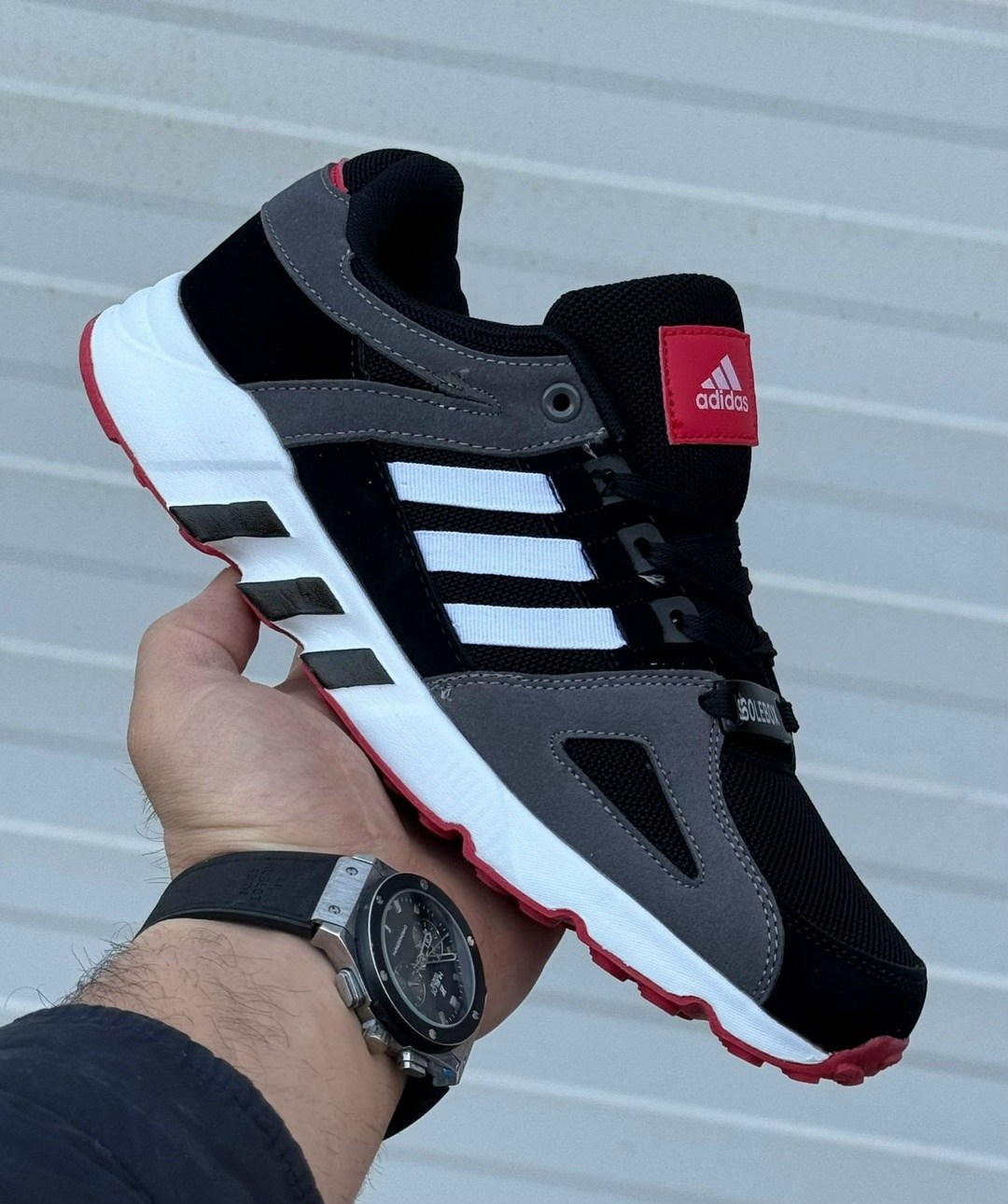 кроссовки адидас мужские красно чёрные,кроссовки adidas,мужские кроссовки adidas,кроссовки адидас эквипмент,кроссовки мужские adidas equipment