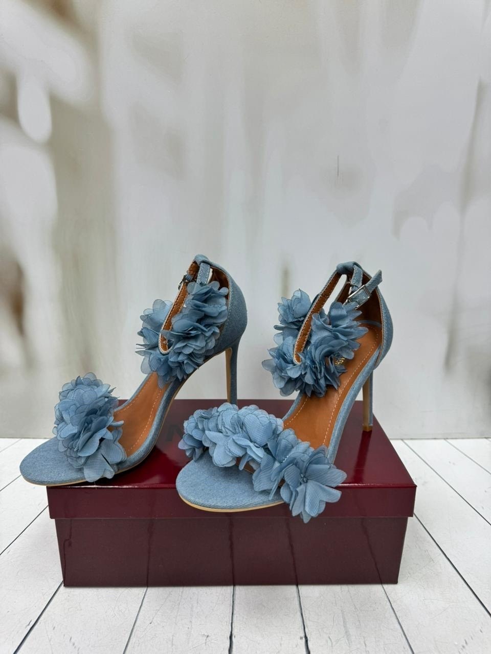 ,босоножки джинсовые,модные босоножки,босоножки на каблуках,голубые босоножки