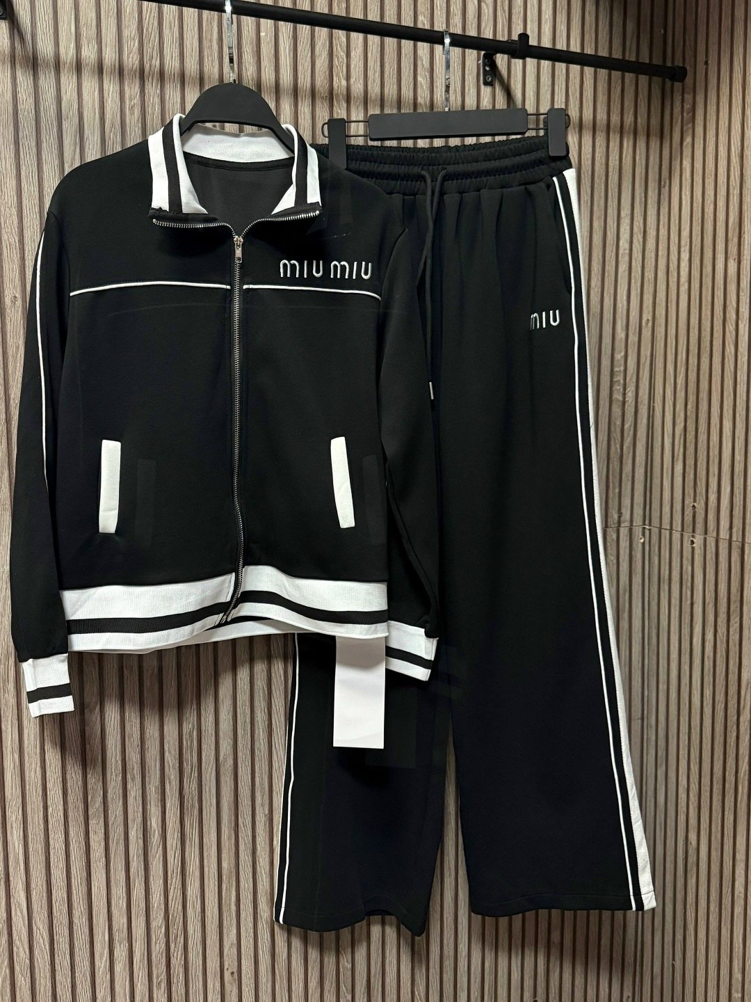 костюм спортивный,стильные костюмы,женский спортивный костюм,спорт костюм,стильные женские костюмы