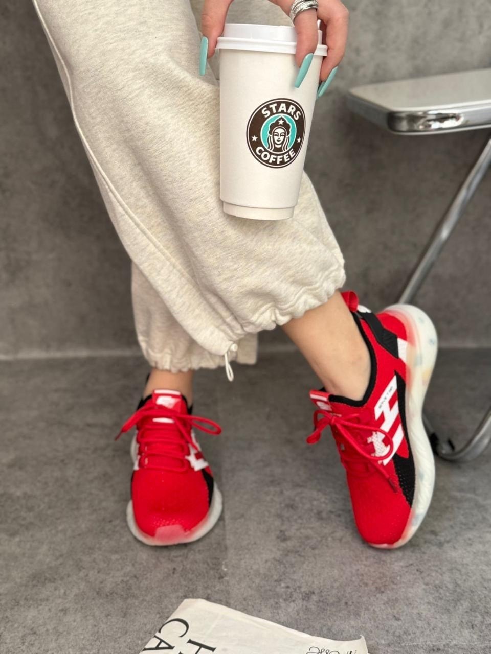 красные кроссовки,дышащие кроссовки,кроссовки,спортивная ,спортивные кроссовки