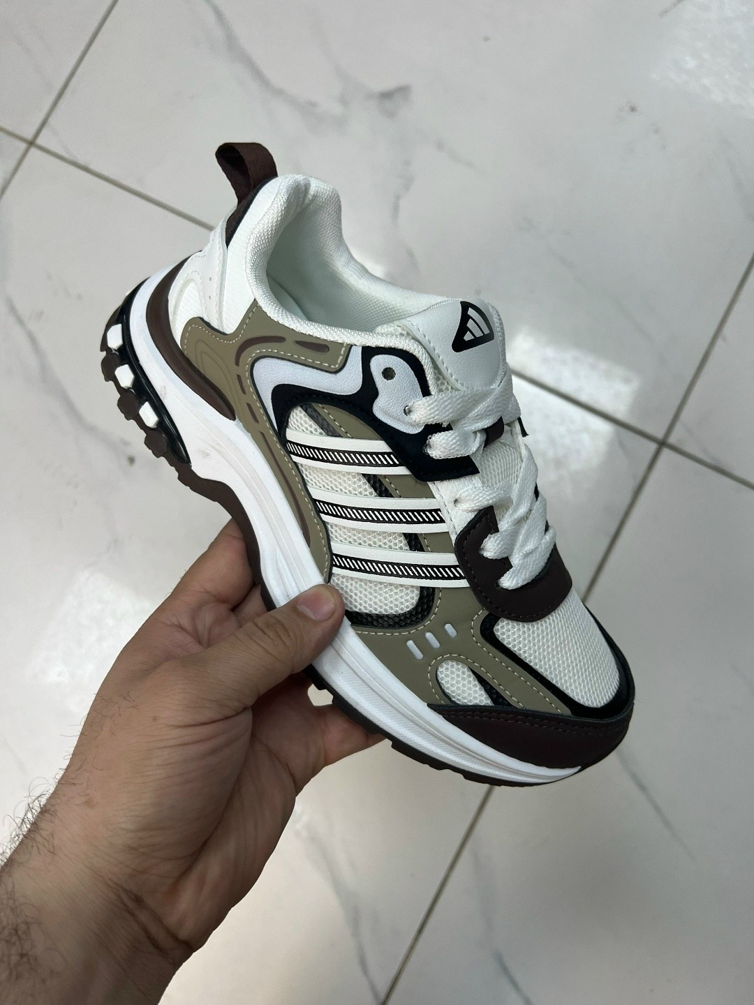 кроссовки nike initiator,кроссовки nike,женские кроссовки nike initiator серебристого цвета,кроссовки nike initiator running,nike initiator