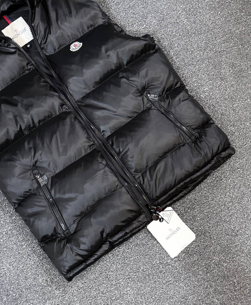 жилетка moncler,moncler мужской жилет,жилет moncler,жилетка монклер с капюшоном,жилетка монклер