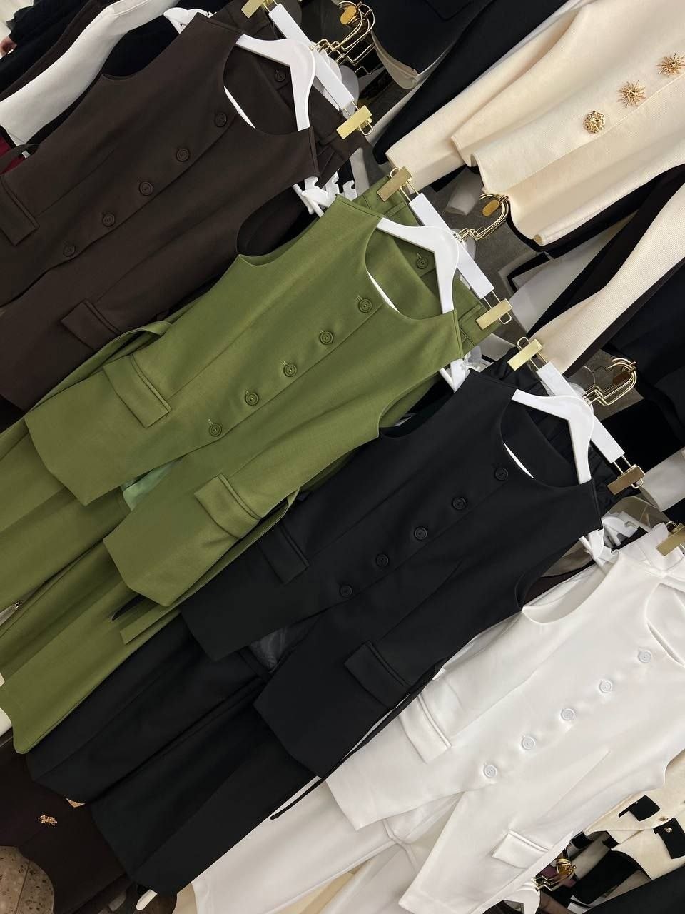 женские жилеты,жилет,брючный костюм с жилетом,жилет из костюмной ткани,зеленый жилет
