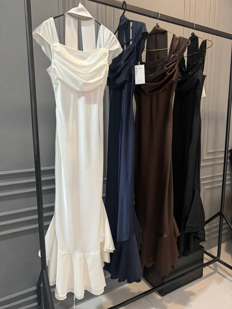 вечернее платье,платья,атласное платье,платье черное,вечернее черное платье