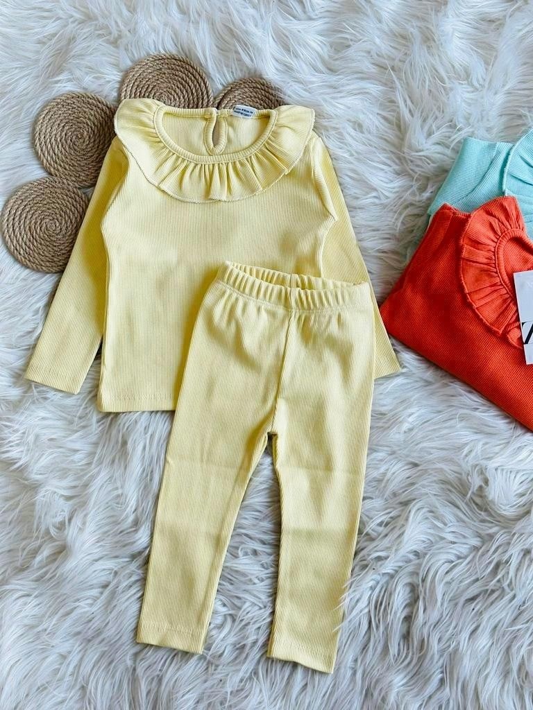 комплект одежды девочке,комплект одежды для маленьких девочек,комплект одежды для детей,костюм на девочку,комплект одежды