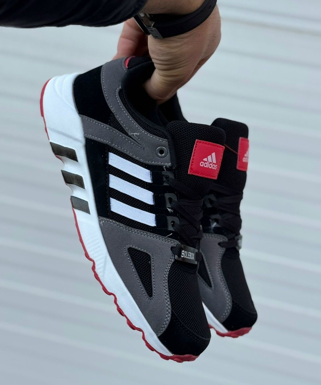 кроссовки адидас мужские красно чёрные,кроссовки adidas,мужские кроссовки adidas,кроссовки адидас эквипмент,кроссовки мужские adidas equipment